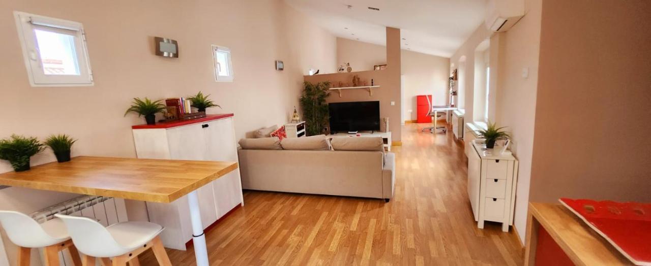 Precioso Loft En Pleno Corazon De Valladolid Apartment Luaran gambar